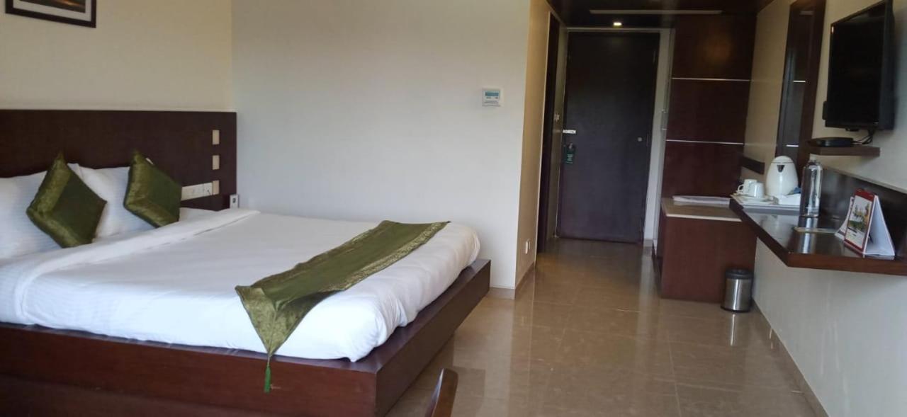 Rns One Hotel Subrahmanya Екстериор снимка