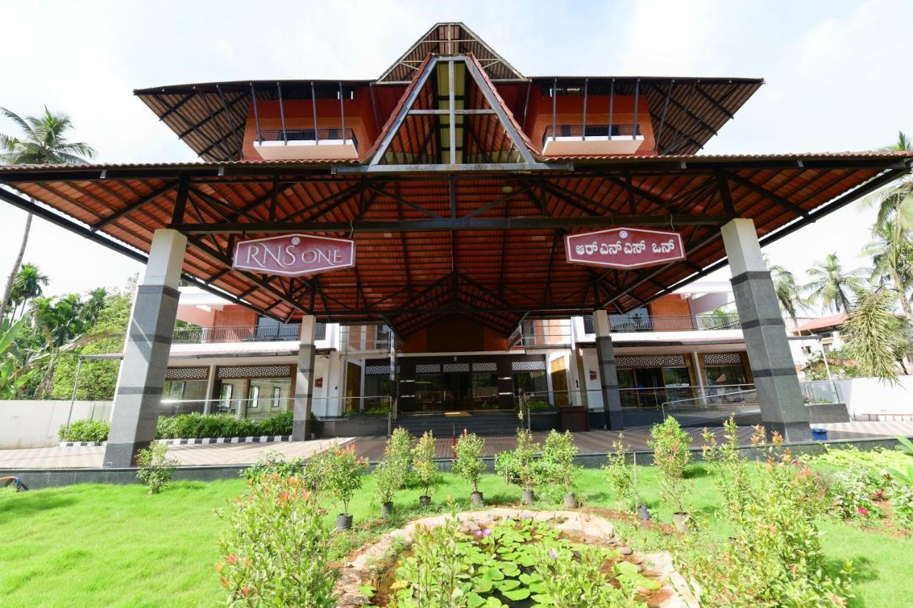 Rns One Hotel Subrahmanya Екстериор снимка